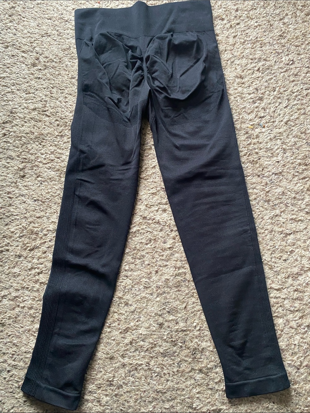 High-Rise Black Seamless Leggings with Ruched Back Detail butt lifting NWOT